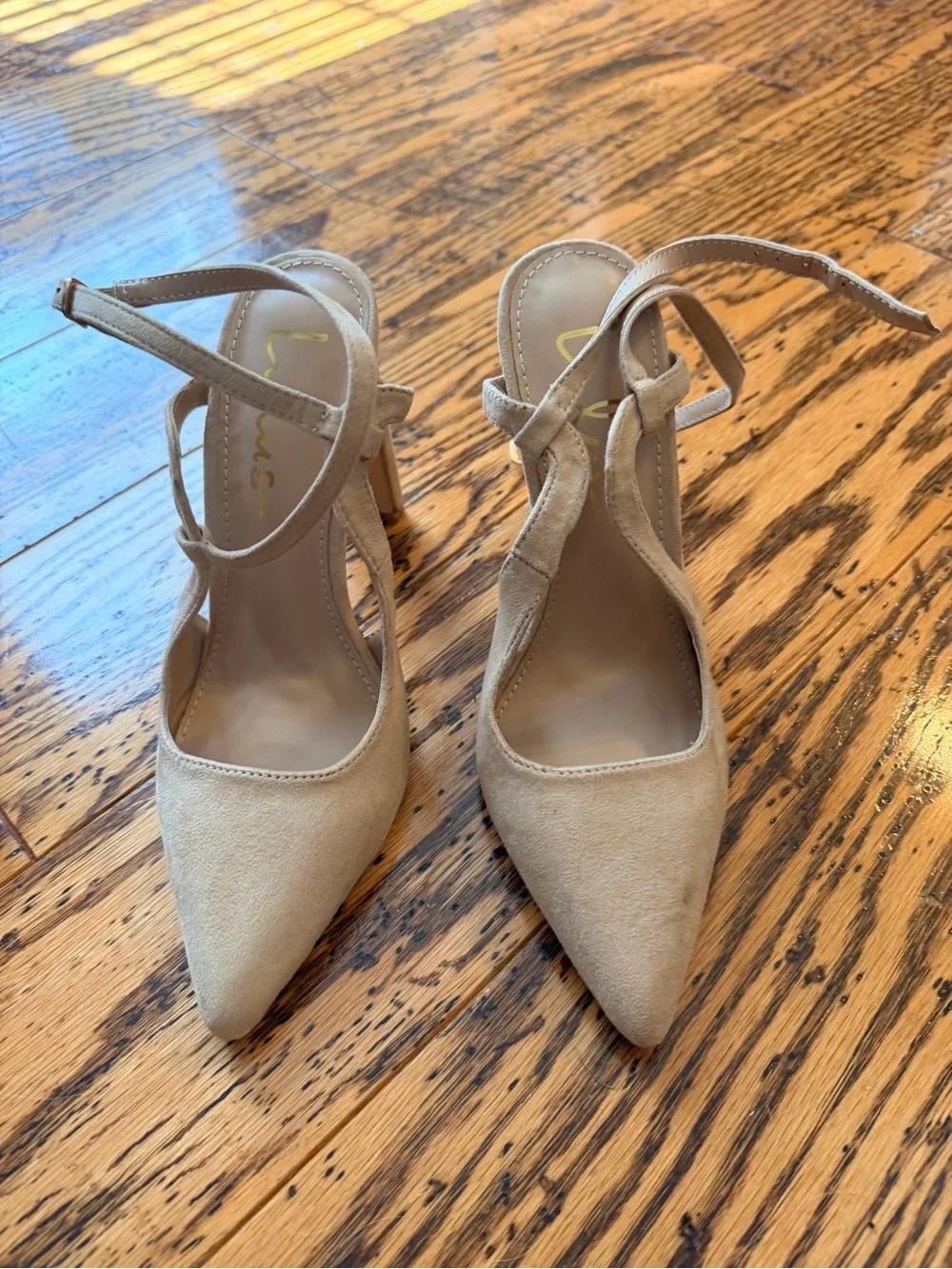 N/A elegant pointed